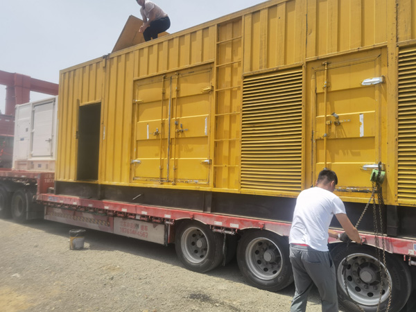 周村除了负载情况和发动机维护，还有哪些因素会影响 200kw 柴油发电机的油耗？