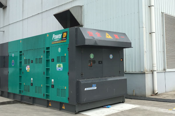 周村燃油滤清器的更换流程是怎样的？