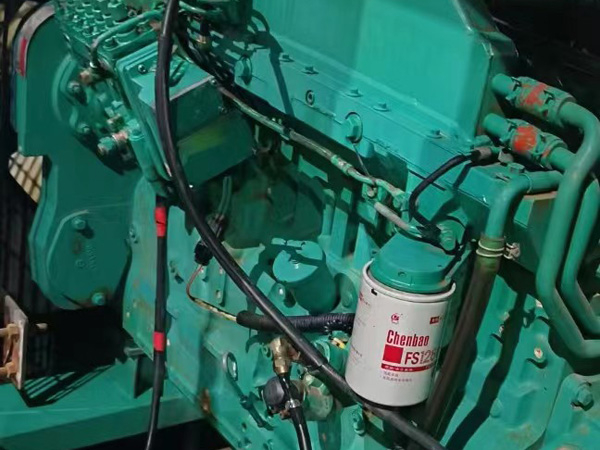 周村如何确定新的发电机组控制系统是否与原系统兼容？