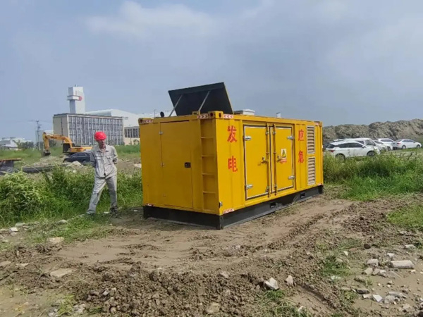 周村200KW柴油发电机机组每小时的油耗量受哪些因素影响？