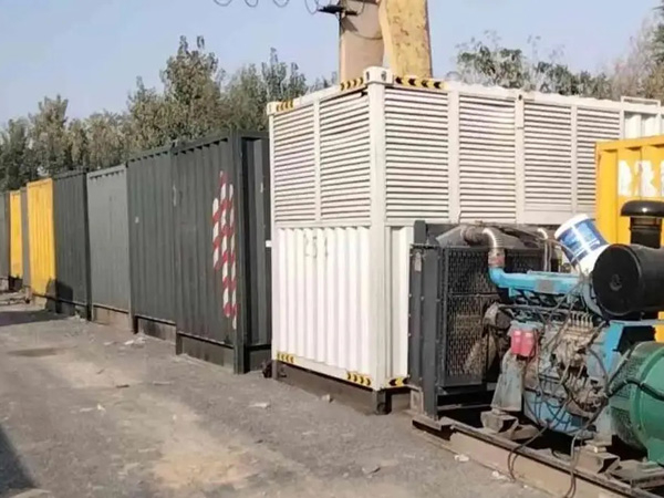 周村200KW柴油发电机机组每小时油耗是多少？